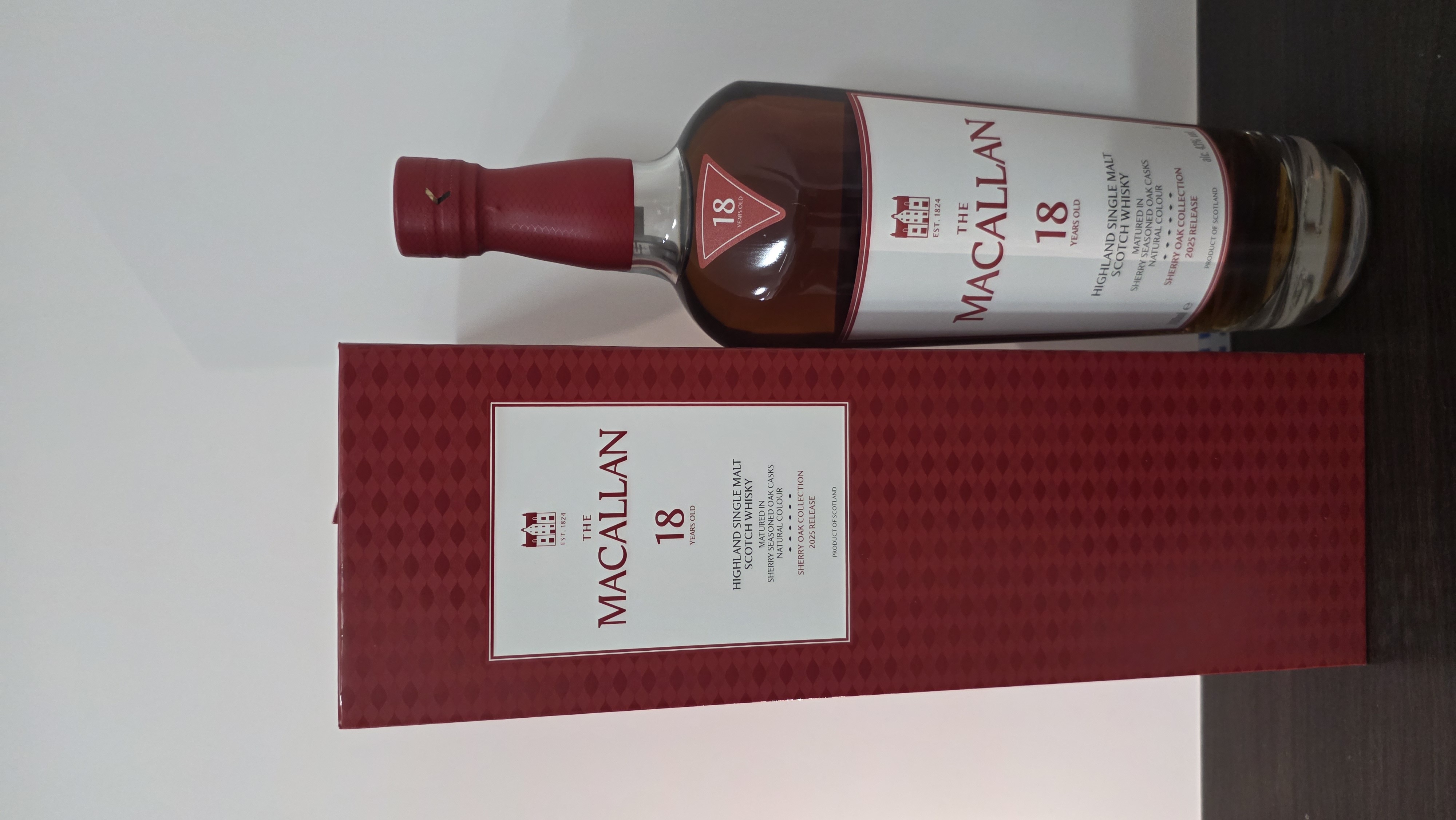 연말:) 맥캘란 18년 셰리오크 2025